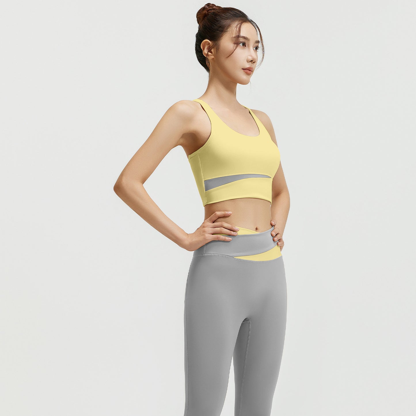 High waisted and abdominal yoga suit shockproof yoga fitness suit tight fitting and hip lifting naked yoga suit set