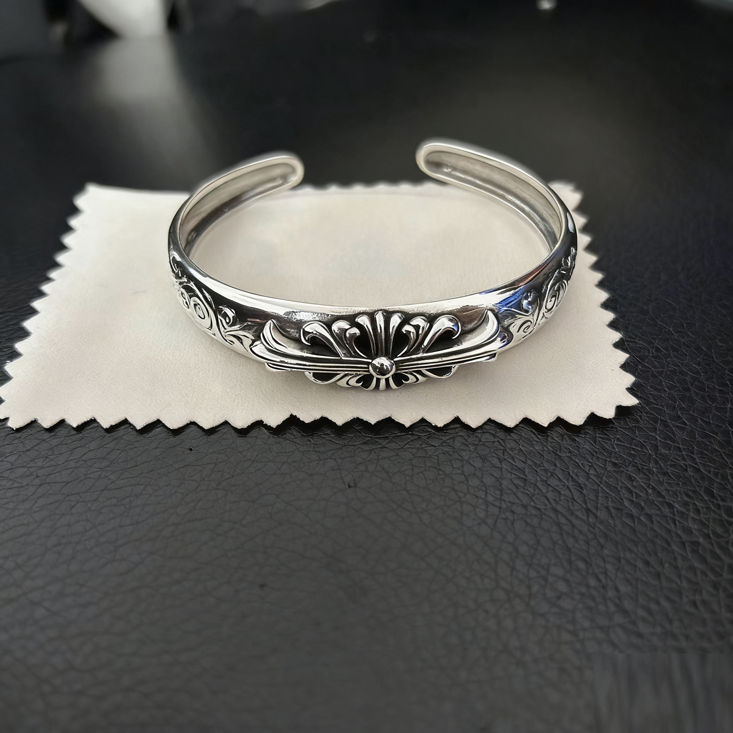 Kreuzöffnung Retro Armband Totenkopf Bullet Nail Text Schwert Armband