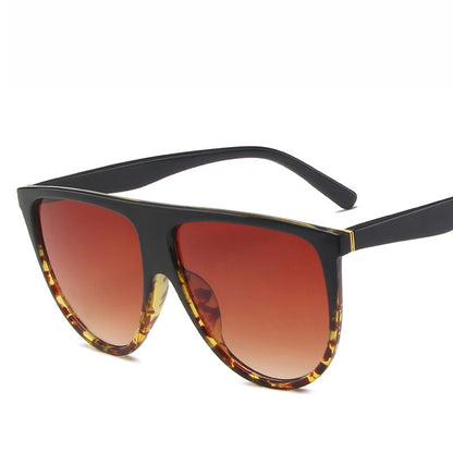 Large frame ins sunglasses one-piece sunglasses for women Personalized beach catwalk Internet celebrity glasses trend
